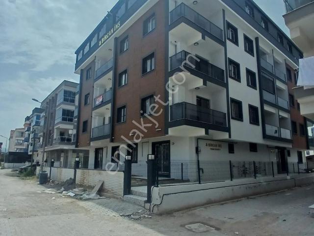 Bakırçay Üniversitesi Yakını Biriysel Bahçeli Cafeler Caddesi