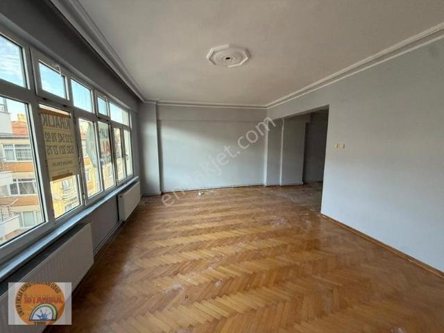 Bakırköy Taşhan'da Kiralık 3+1
