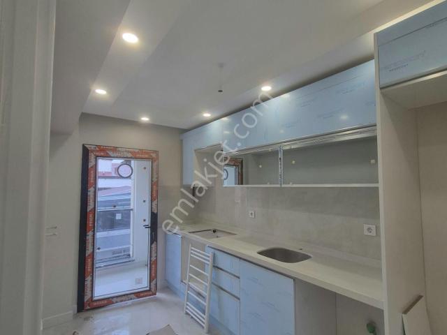 Bakırköy Yeşilyurtta Ev Arkadaşı Paylaşımlı Daire