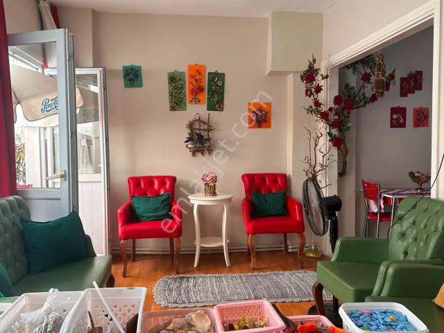Bakırkoy Zeytinlik Mahallesinde 2+1 Satılık Daire