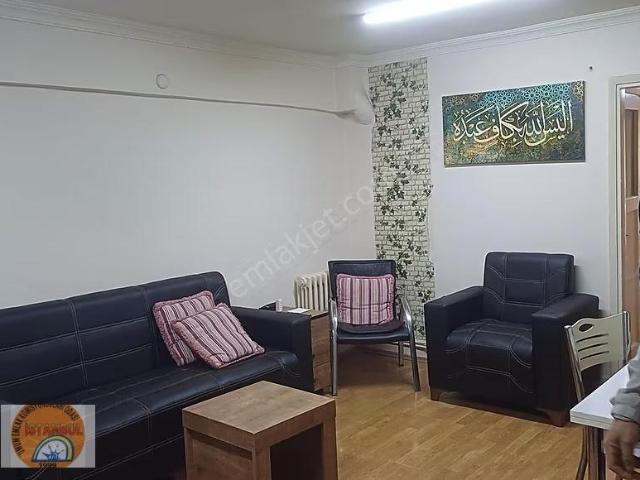 Bakırkoy Cevizlik De Satılık 3+1 Bahce Kullanımlı Daire