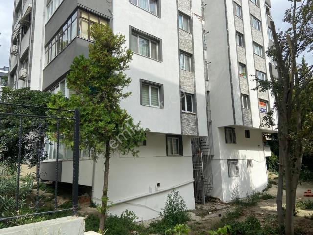Bakırköy De Isı Yalıtımlı 30 Yıllık 3+1 115m2 2.kat Asansörlü
