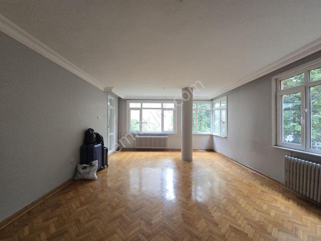 Bakırköy Şekerevlerde 2 Balkonlu, 100 M² Net, 2+1 Kiralık Daire