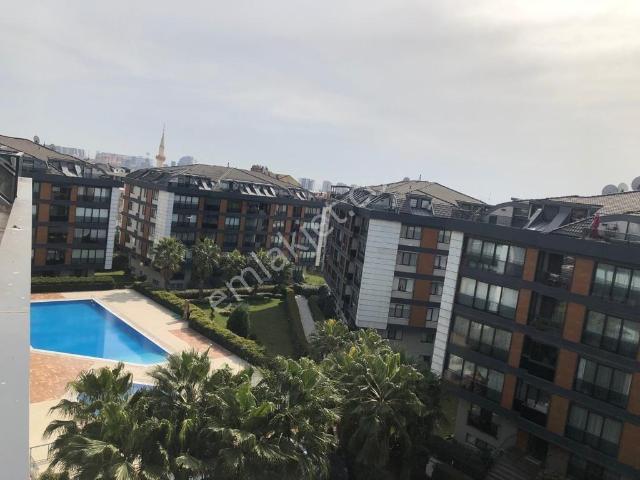 Bakırköy İncırlı Konakları'nda Eşyalı 5+1 Satılık Lüks Daıre