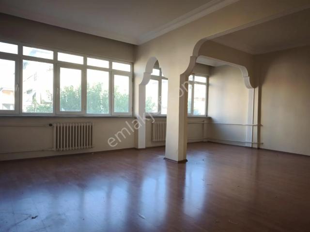 Bakırköy Kartaltepe'de Site İçerisi 3. Kat 2+1 100 M2 Balkonlu