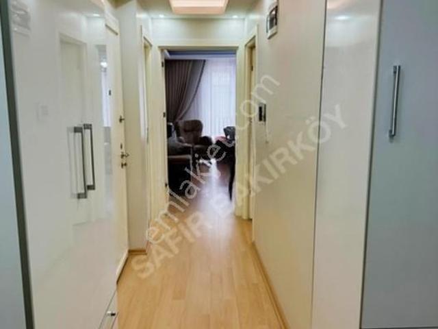 Bakırköy Merkezde Satılık 3+1, Kapalı Otoparklı, 6 Yıllık Bina