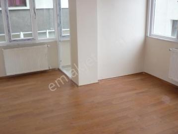Bakırköy Meydana Yakın 2+1 85m2 2.kat Kombili