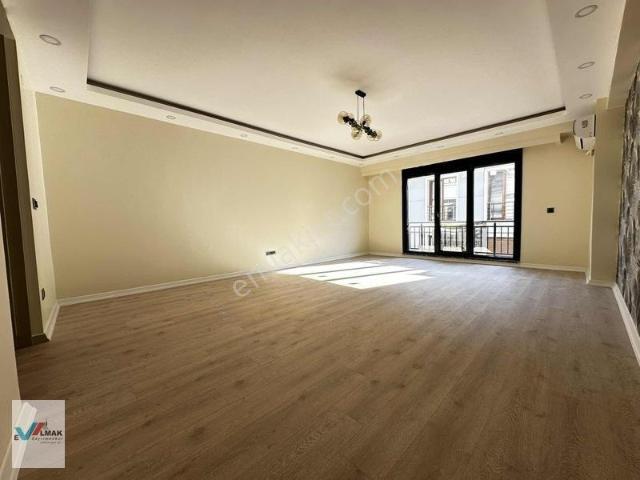 Bakırköy Sahilde, Deniz Manzaralı 5+2 İskanlı Satılık Dubleks