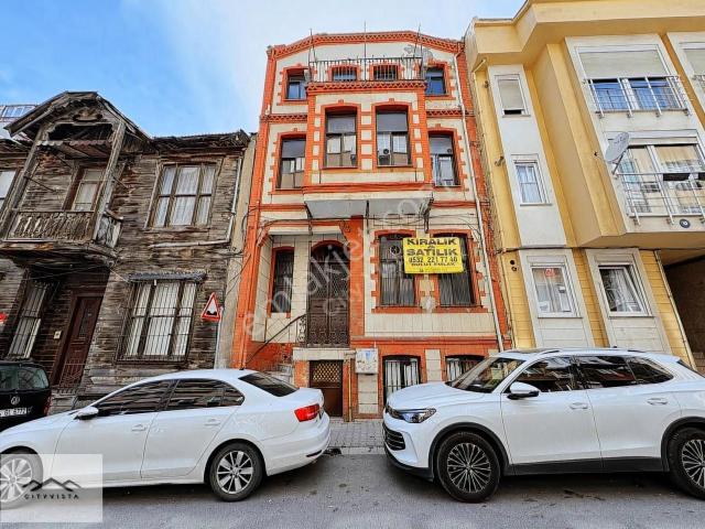 Bakırköy'de Deniz Manzaralı, 4 Katlı Tarihi Eser Müstakil Bina