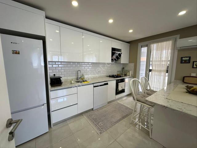 Bakırköyde Ferah Köşe Başı 2+1 Boş Teslim Satılık Daire