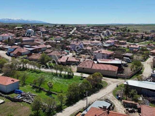 Bakan Gm'den Uşak Merkez Koyunbeyli Köyünde Ev,ahır Ve Tarla