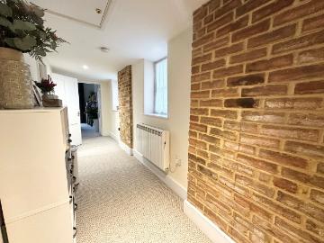 Bakehouse Mews, Rear Of 3 Market Place, Chippenham SN15, 2 bed flat to rent, £1,200 pcm | PrimeLocation