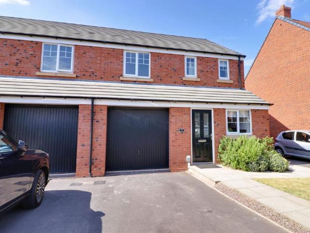 Baker Way, Lichfield, WS14 9GA 3 bed semi detached house to rent £1,500 pcm £346 pw