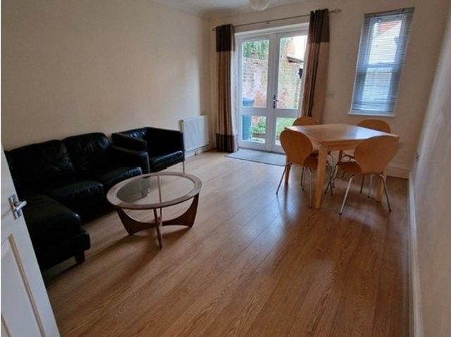 Baker St, Reading RG1, 3 bed semi detached house to rent, £1,750 pcm | PrimeLocation