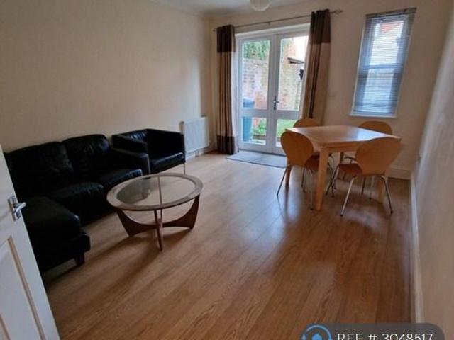 Baker St, Reading, RG1 3 bed semi detached house to rent £1,750 pcm £404 pw