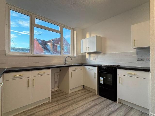 Baker Street, Weston Super Mare, Somerset BS23, 2 bed flat to rent, £1,350 pcm | PrimeLocation
