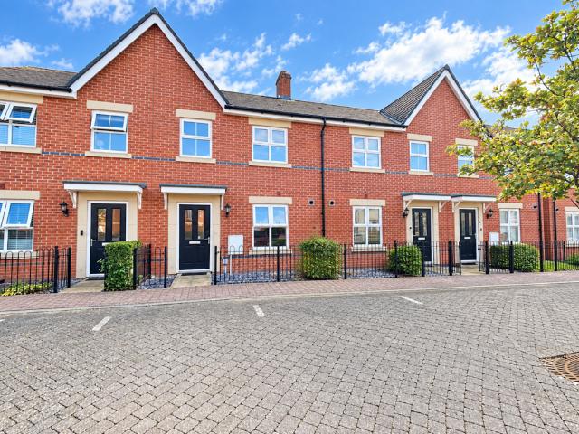 BAKERS CRESCENT, SO50 3 bed terraced house to rent £1,750 pcm £404 pw