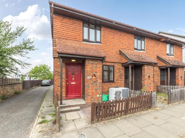 Bakers Mews, Lezayre Road, Green Street Green BR6, 1 bed terraced house to rent, £1,450 pcm | PrimeLocation