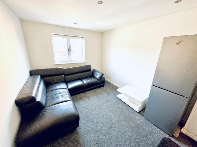 Bakery Close, Romford RM6, 2 bed flat to rent, £1,750 pcm | PrimeLocation