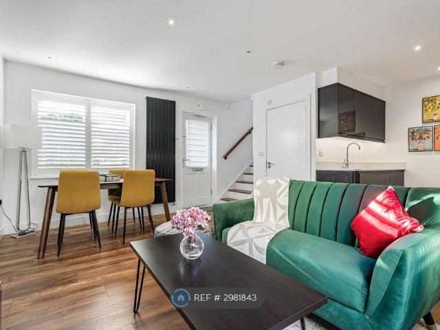 Bakery Mews, St Albans AL3, 2 bed terraced house to rent, £3,800 pcm | PrimeLocation