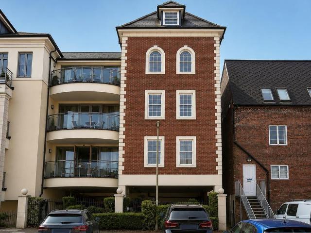 Bakhaty House, Winchester, Furnished 2 bed apartment to rent £1,900 pcm £438 pw