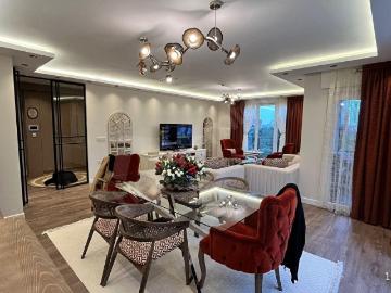 BAKIRKÖY'DE DOĞA İLE İÇ İÇE 300M2 5+2 SAUNALI ULTRA LÜKS DUBLEKS