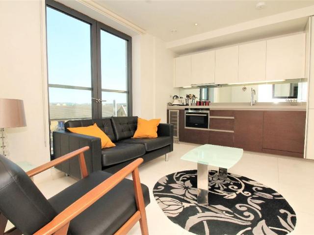 Baltimore Wharf, Canary Wharf, E14 2 bed apartment to rent £2,950 pcm £681 pw
