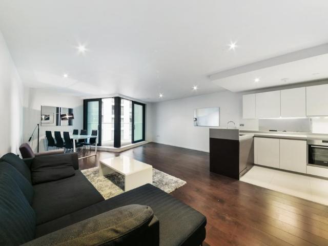Baltimore Wharf, Canary Wharf. 2 bed flat to rent £3,293 pcm £760 pw