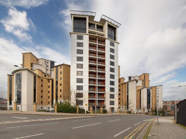 Baltic Quay, Mill Road, Gateshead 2 bed apartment to rent £1,095 pcm £253 pw
