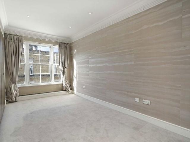 Balvaird Place, SW1V, London