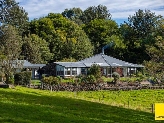 Balvenie Estate Beautifully Appointed Homestead with Impressive Rural Vistas