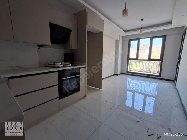 BAL GAYRİMENKUL'den Kemalpaşa'da Cadde Üzeri 2+1 Kiralık Daire