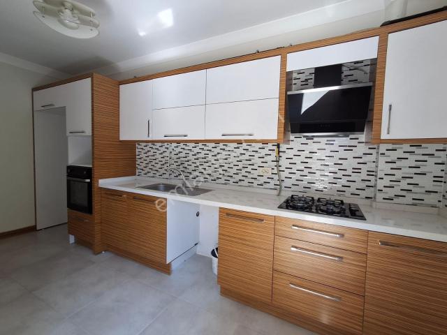 Bal Gayrimenkulden Gölcüklerde Site İçinde Arakat 3+1 Daire