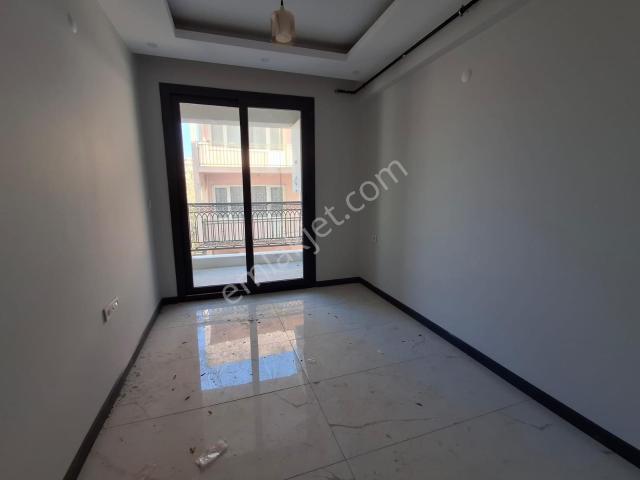 Bal Gayrimenkul'den Kemalpaşa'da Cadde Üzeri Sıfır 2+1 Daire