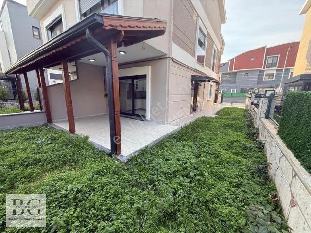 Bal Gayrimenkulden Mithatpaşada Kapalı Mutfak 4+1 Villa