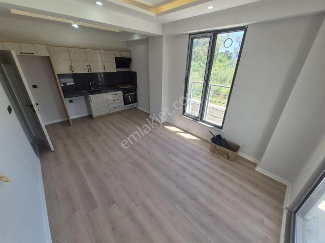 Balıkesir Akçay'da Kiralık Sıfır 1+1 Daire