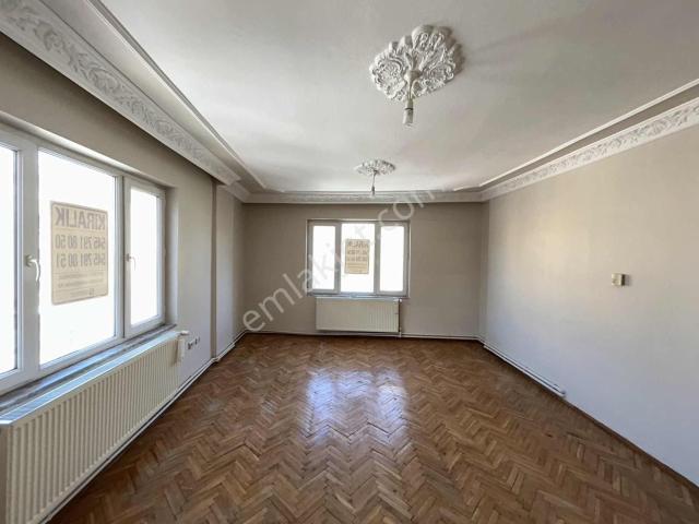 Balıkesir Altıeylül Mahallesi Kiralık 2+1 Daire Asansör arakat