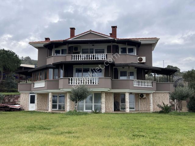 Balıkesir Ayvalık Cunda Da Satılık Muhtesem Villa.denize Sıfır