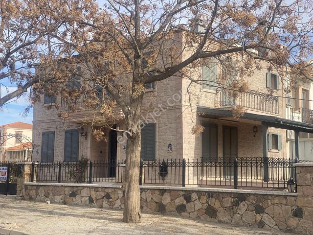 Balıkesir Ayvalık Cunda Da Satılık Mustakil Muhtesem Ev