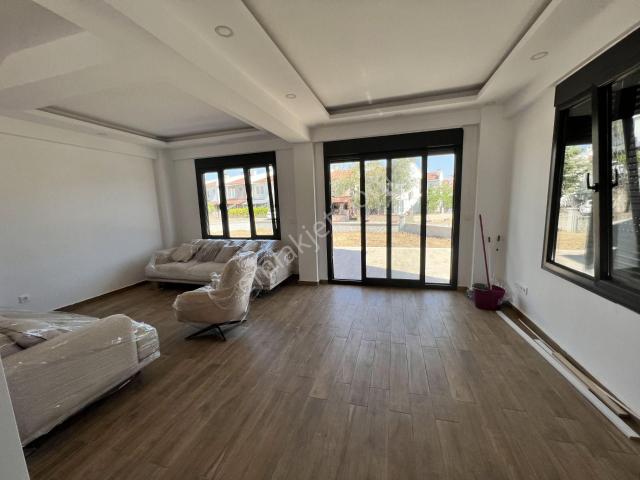 Balıkesir Ayvalık Sarımsaklı Da Satılık Mustakil Dubleks Villa
