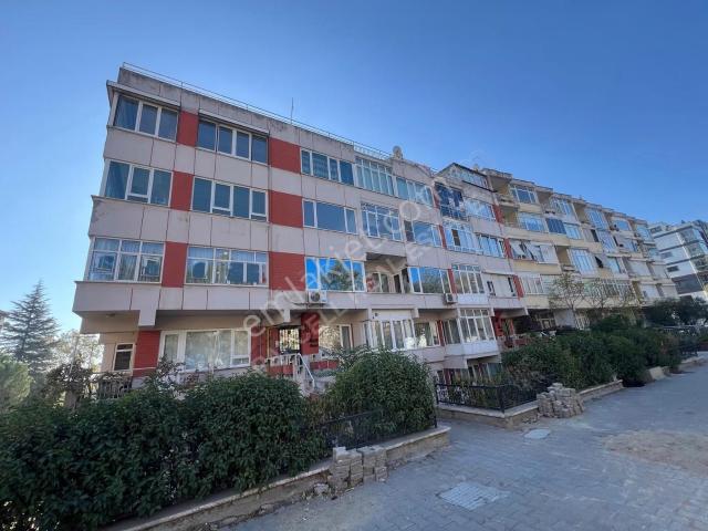 Balıkesir Bandırma Cad. Alp Sitesi'nde Satılık Arakat 3+1 Daire