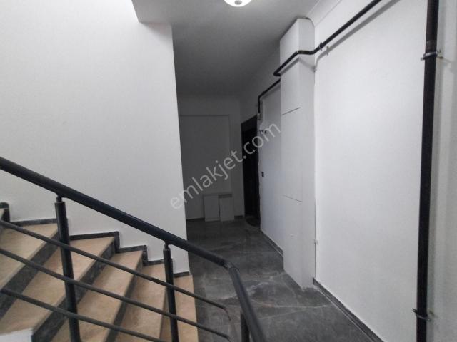 Balıkesir Burhaniye Mahkeme Mahallesi Nde Bulunan 2+1