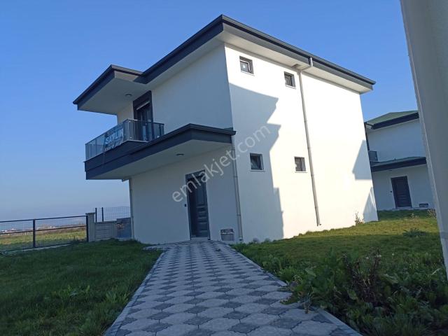 Balıkesir Gömeç Yaya Mah. Kızko Sitesi Yanı Satılık Villa