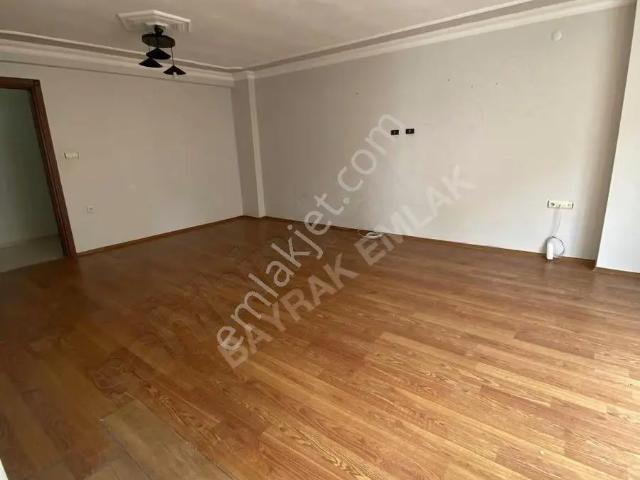 Balıkesir Edremit Cumhuriyet Mahallesinde Kiralık 3+1