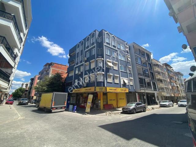 Balıkesir Edremit Gaziilyas Ta Cadde Üstü 2+1 Ara Kat Satılık