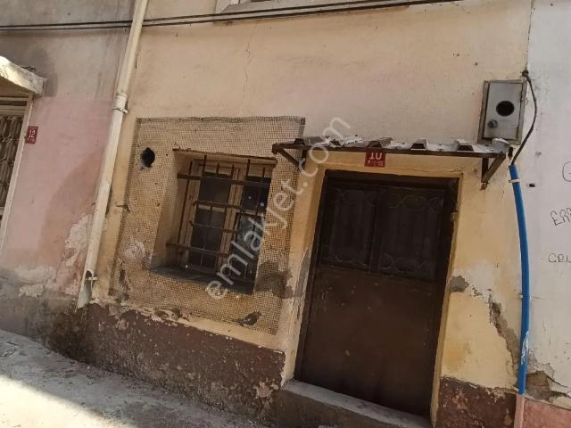 Balıkesir Edremit Satılık Müstakil 3 Kat İmarlı Ev