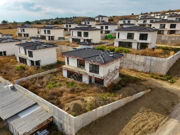 Balıkesir Karesi Naipli'de Satılık 4+1 252 M² Köşe Villa