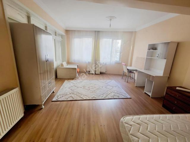 Balıkesir Merkezde Millikuvvetler Arka Sokağında Eşyalı Daire
