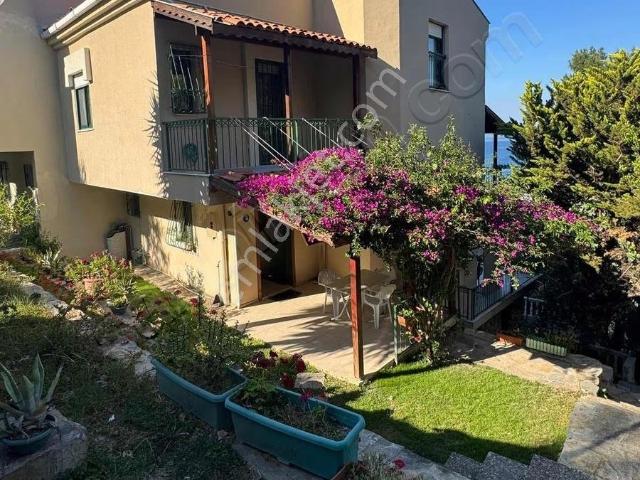 Balıklıovada Deniz Manzaralı 3+1 Villa Sezonluk Kiralık