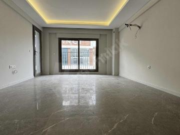 Balçova, İzmir ili, Ege Bölgesi - Asansör